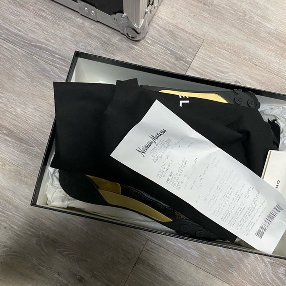 CHANEL sneakers - Picture 2 of 7